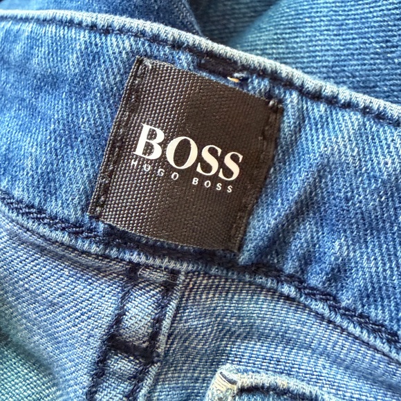 Hugo Boss Slim Fit Cashmere touch Jeans - Picture 3 of 6
